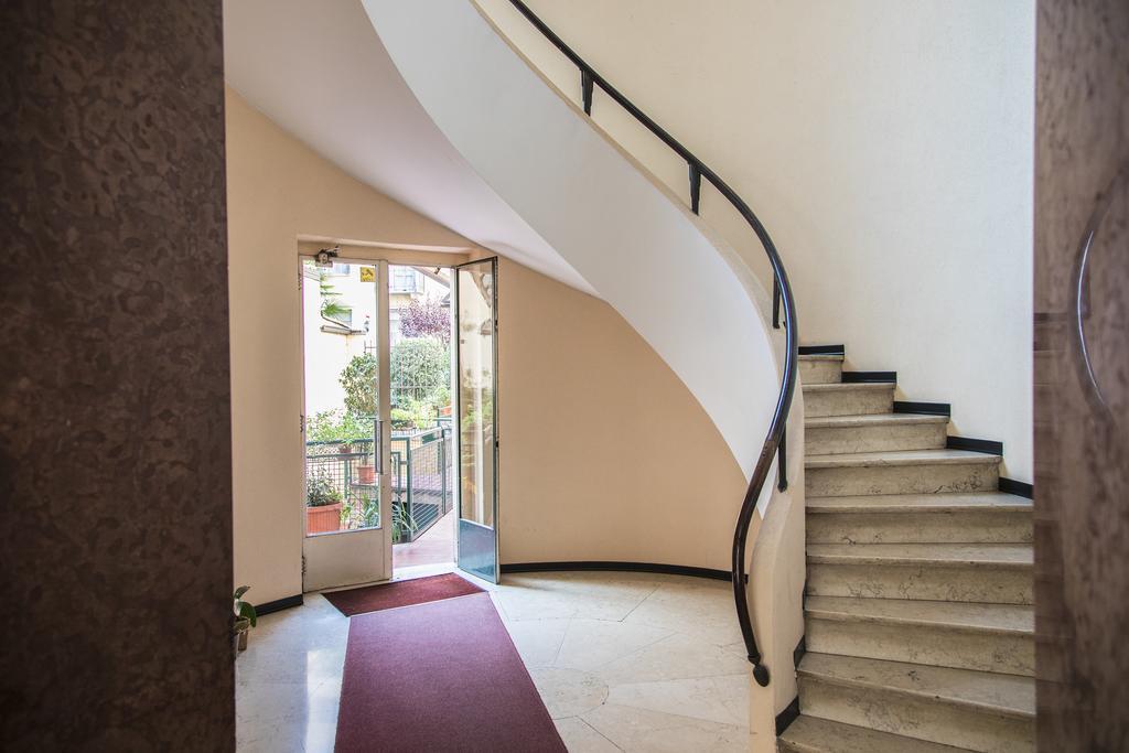 Hemeras Boutique Homes - Design Flats Near The City Center Milano Esterno foto